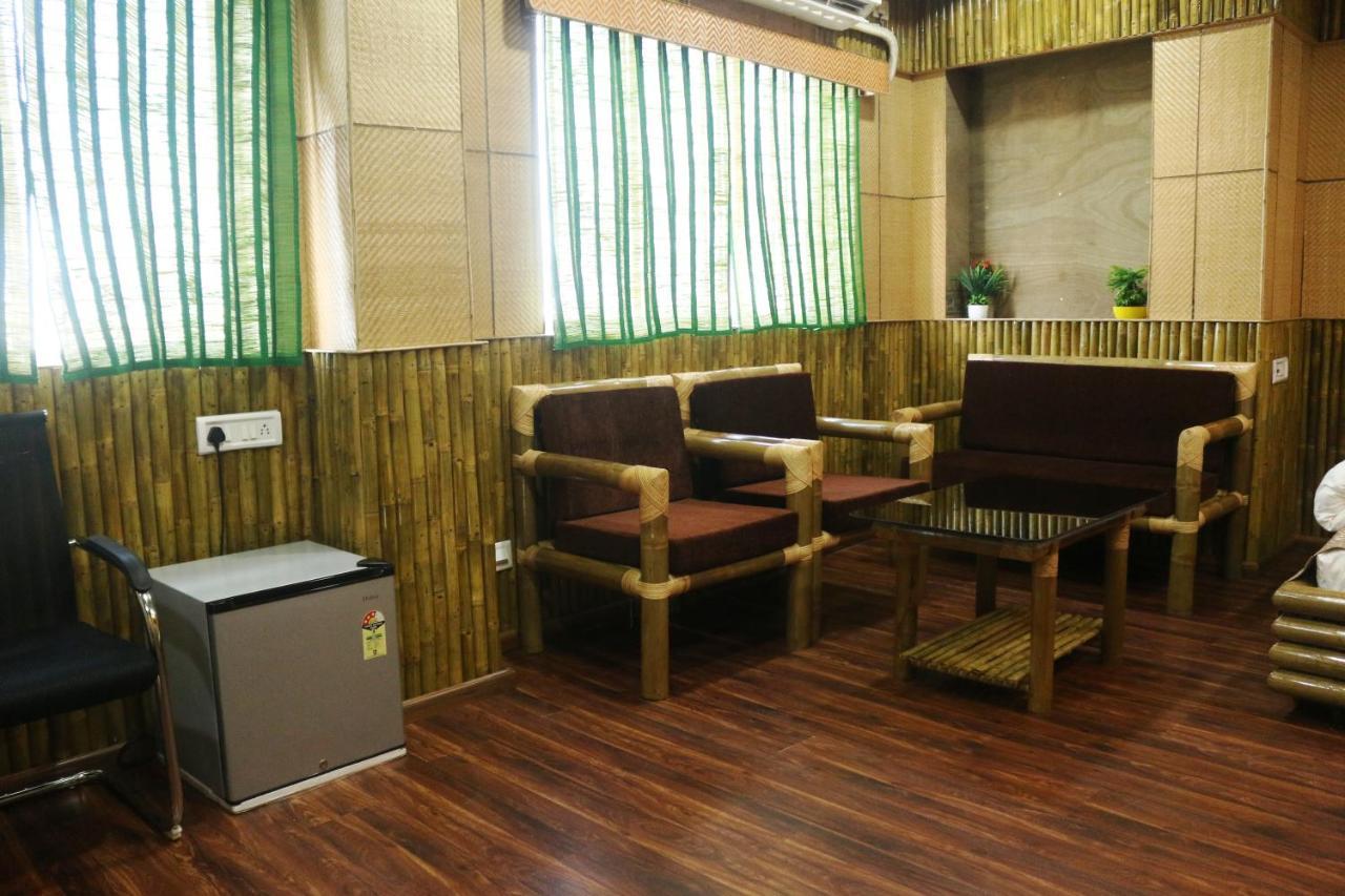 Hotel Himalaya Agartala Kültér fotó