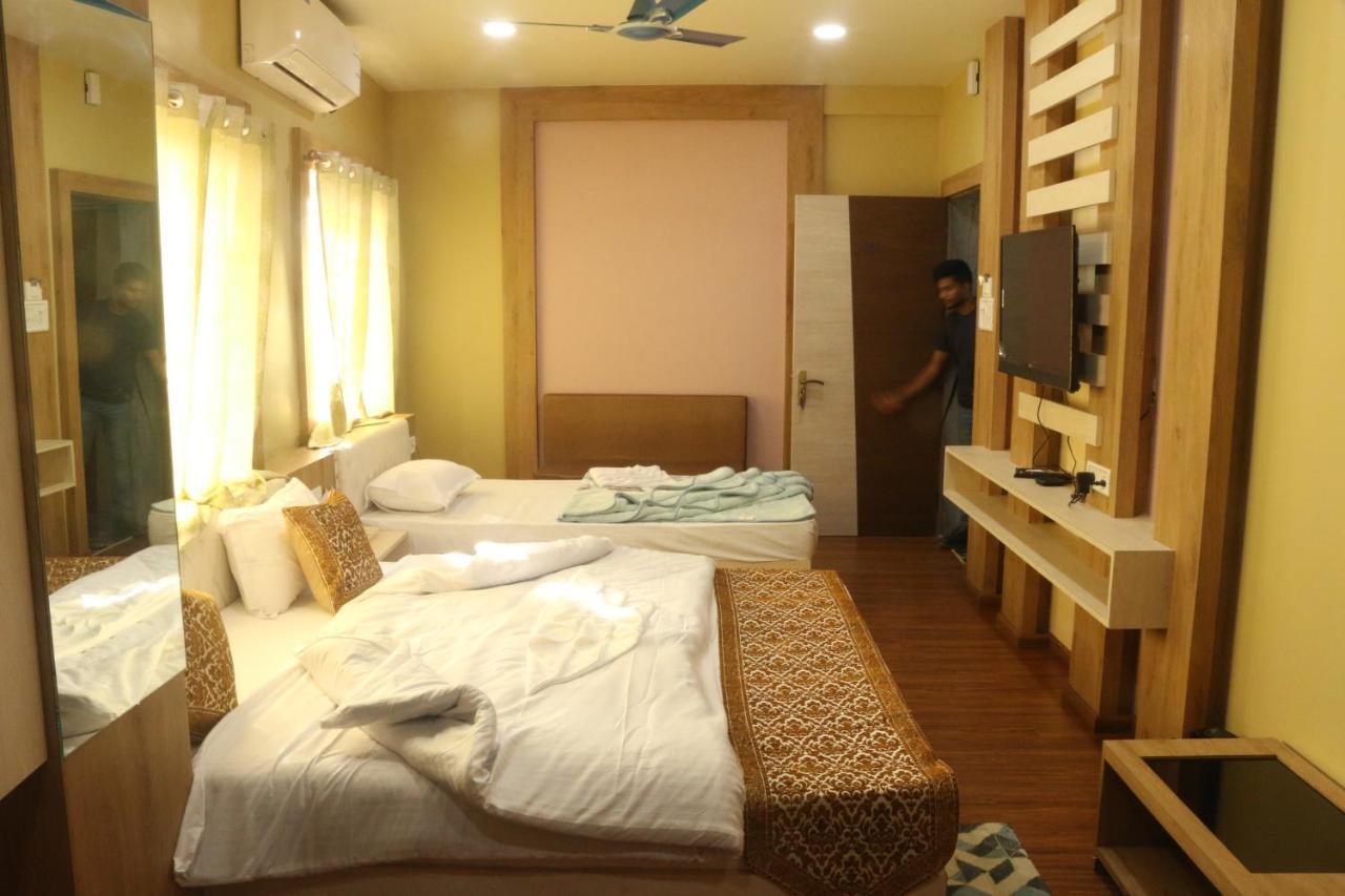Hotel Himalaya Agartala Kültér fotó