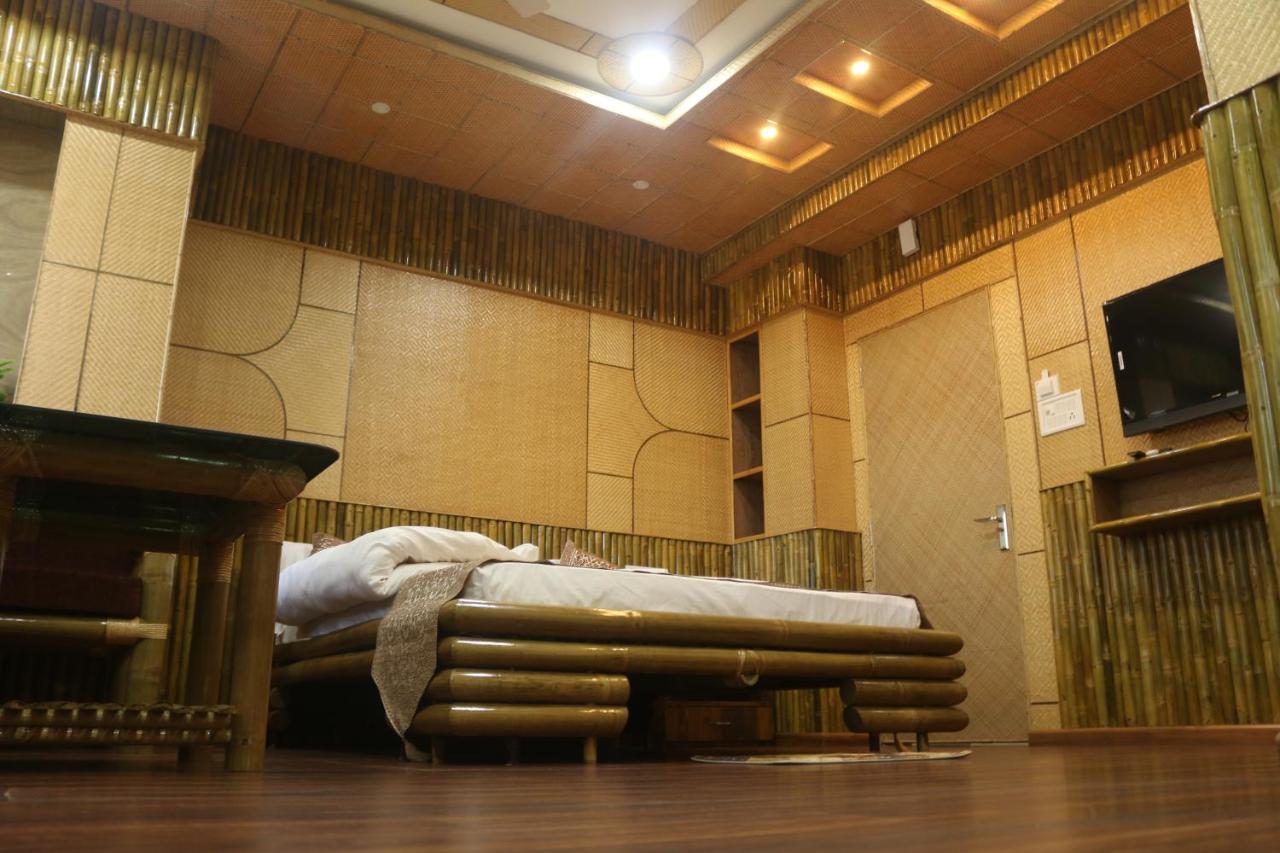 Hotel Himalaya Agartala Kültér fotó