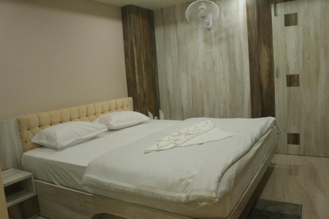 Hotel Himalaya Agartala Kültér fotó