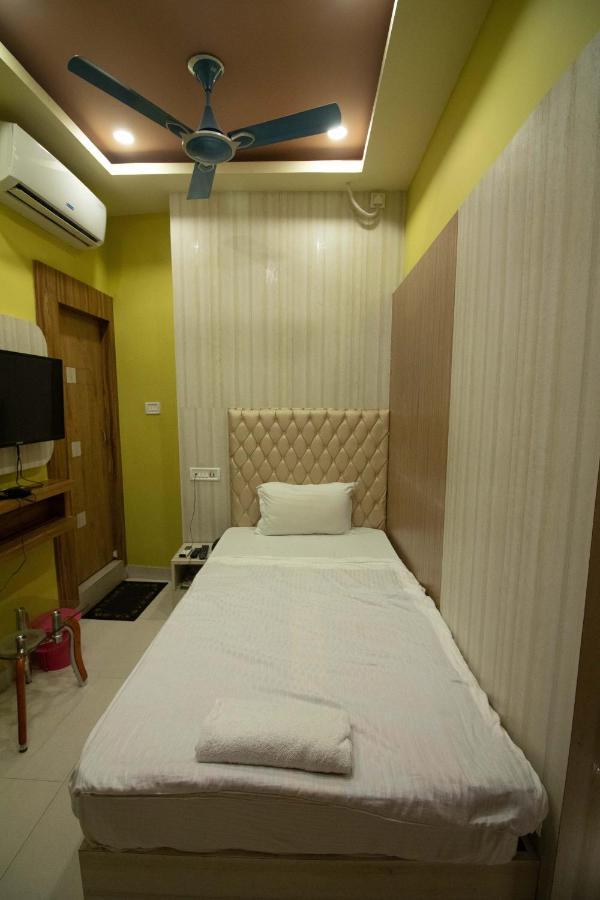Hotel Himalaya Agartala Kültér fotó