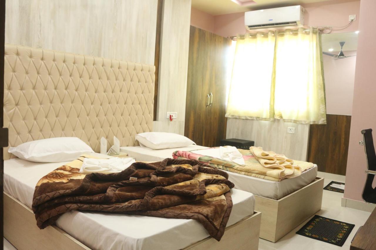 Hotel Himalaya Agartala Kültér fotó