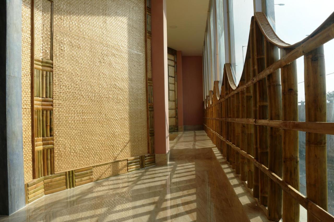 Hotel Himalaya Agartala Kültér fotó