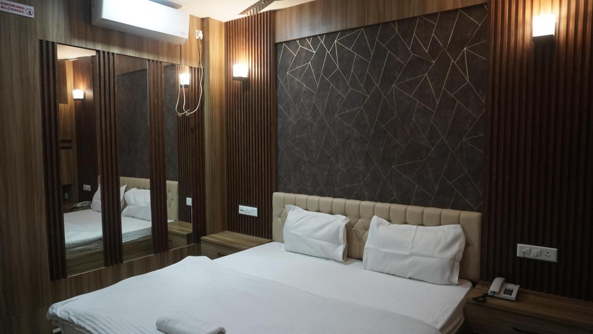 Hotel Himalaya Agartala Kültér fotó